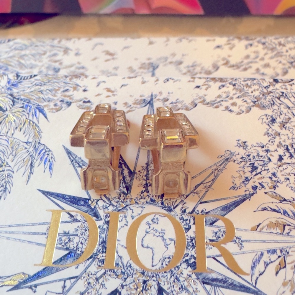 Dior Treasure, Clip on earrings gold plated with stones. Stunning - Picture 3 of 6